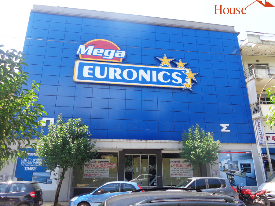 Ενοικιάζεται επαγγελματικό κτίριο συνολικών 1100τμ και 9 θέσεων πάρκινγκ στο κέντρο των Ιωαννίνων