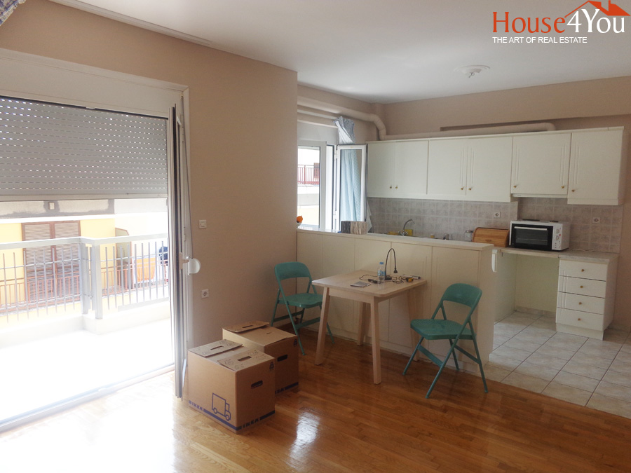 Πωλείται δυάρι διαμέρισμα 52τμ. 3ου ορόφου κατασκευής 2000 κοντά στο Λύκειο της Ζωσιμαίας στα Γιάννενα