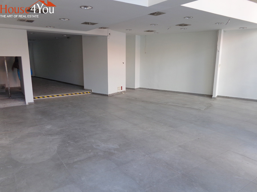 Ενοικιάζεται επαγγελματικός χώρος 175 τμ. με μεγάλη βιτρίνα σε εμπορικό δρόμο στο κέντρο των Ιωαννίνων