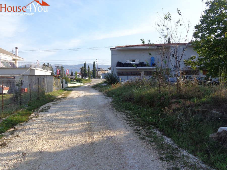 Πωλείται γωνιακό οικόπεδο 604τμ. με ΣΔ 0.5 στα Καρδαμίτσια Ιωαννίνων