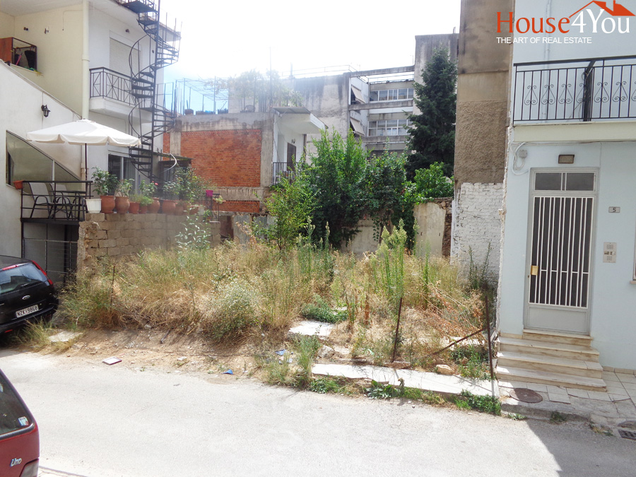 Πωλείται οικόπεδο 97.18 τμ. με ΣΔ. 2.4 στην Καλούτσιανη Ιωαννίνων