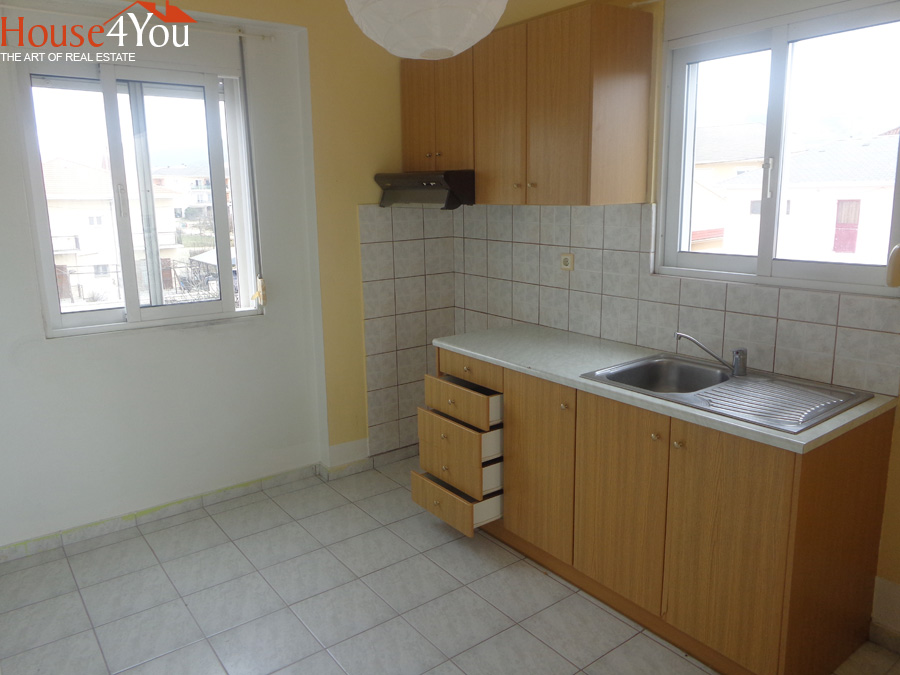 One bedroom split-level studio 31 sqm of 2003 1st floor opposite the Jumbo in Ioannina