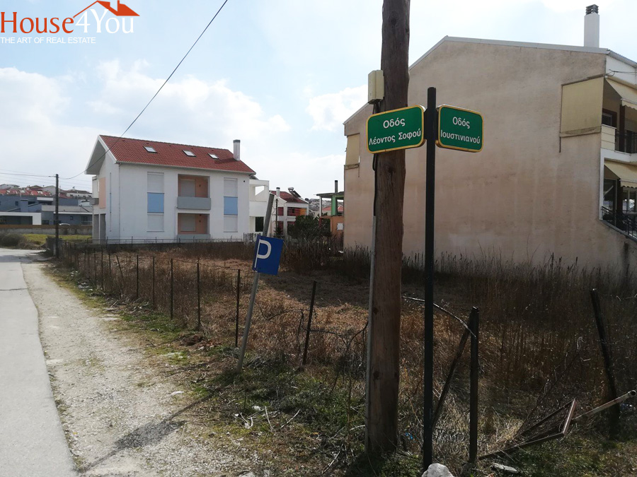 Πωλείται γωνιακό οικόπεδο 520τμ. με ΣΔ. 0.6 στην Ανατολή Ιωαννίνων στην οδό Ιουστινιανού