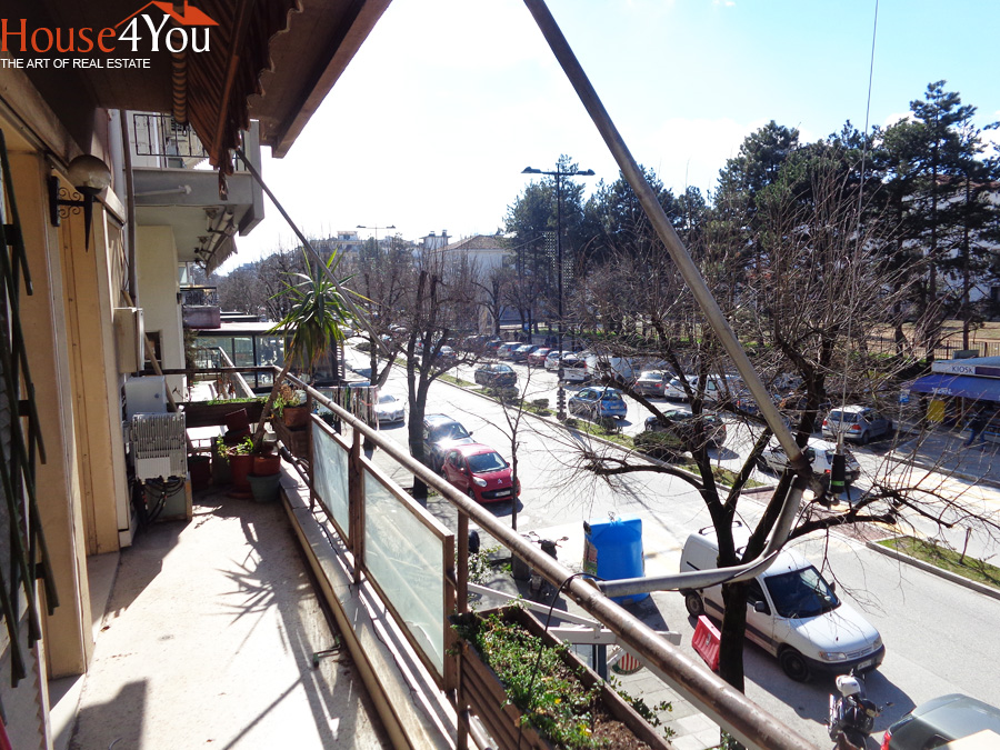 Πωλείται επαγγελματικός χώρος 107 τμ. 1ου ορόφου στην Λεωφόρο Δωδώνης 13 στο κέντρο των Ιωαννίνων