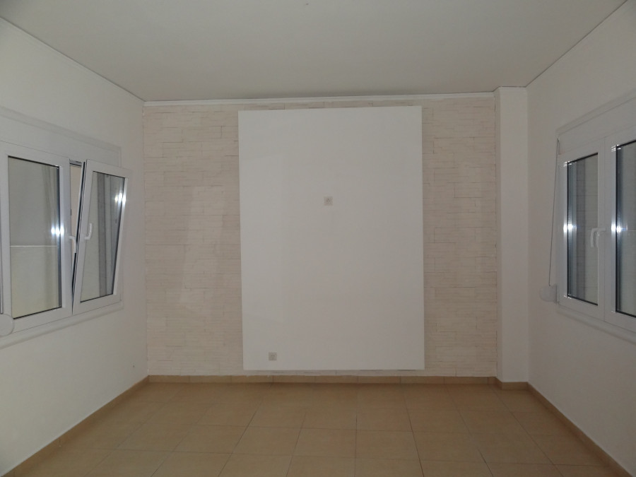 Ενοικιάζεται επαγγελματικός χώρος 120 τ.μ. 1ου ορόφου σε κεντρικό σημείο στα Ιωάννινα