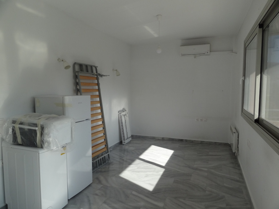 Ενοικιάζεται δυάρι διαμέρισμα 45 τ.μ. 2ου ορόφου στο κέντρο των Ιωαννίνων στην Ναπολέοντος Ζέρβα 4-6