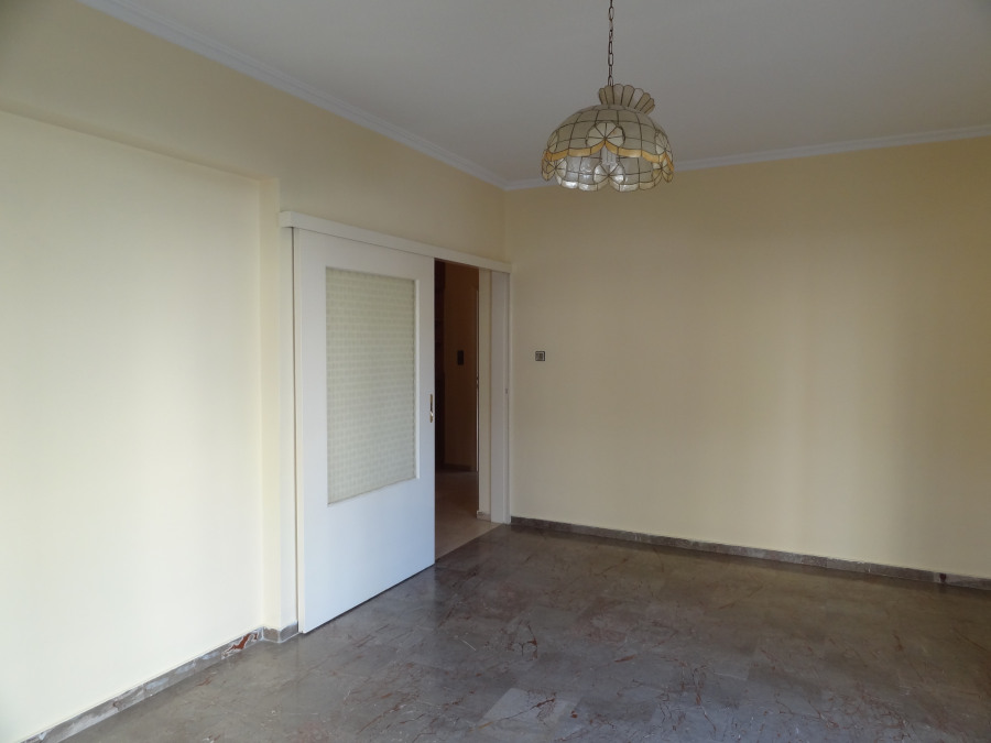 Ενοικιάζεται 3αρι διαμέρισμα 92 τ.μ. 2ου ορόφου πολύ κοντά στο κέντρο των Ιωαννίνων πλησίον της Λεωφόρου Δωδώνης