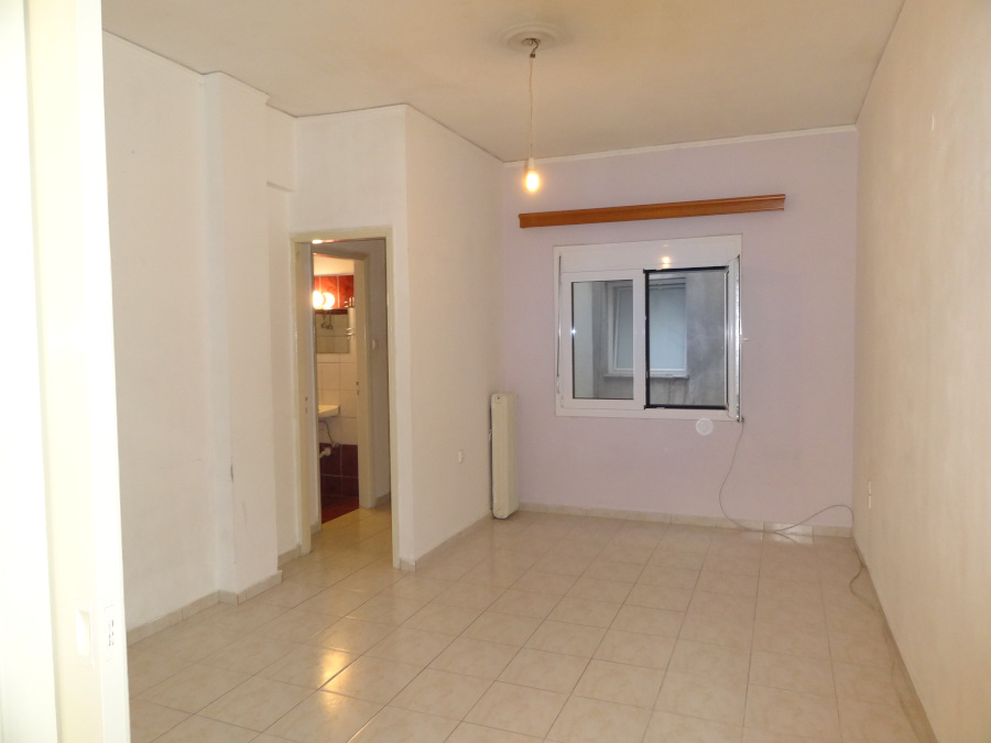 For rent two-room studio of 39 sq.m. 1st floor in the center of Ioannina