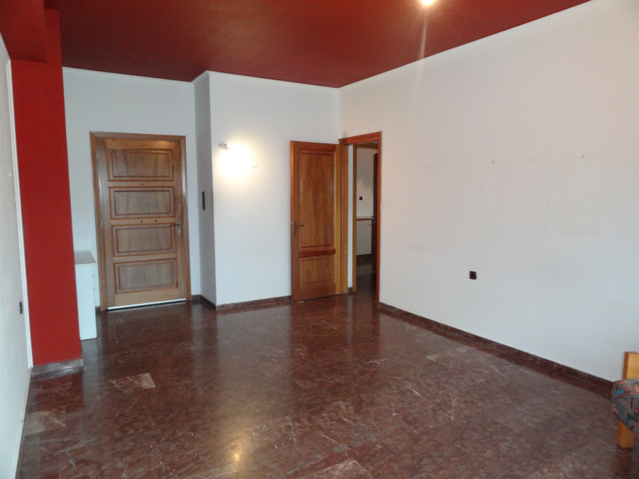 Ενοικιάζεται άνετο 2αρι διαμέρισμα 67 τ.μ. 2ου ορόφου στο κέντρο των Ιωαννίνων κοντά στην Ακαδημία