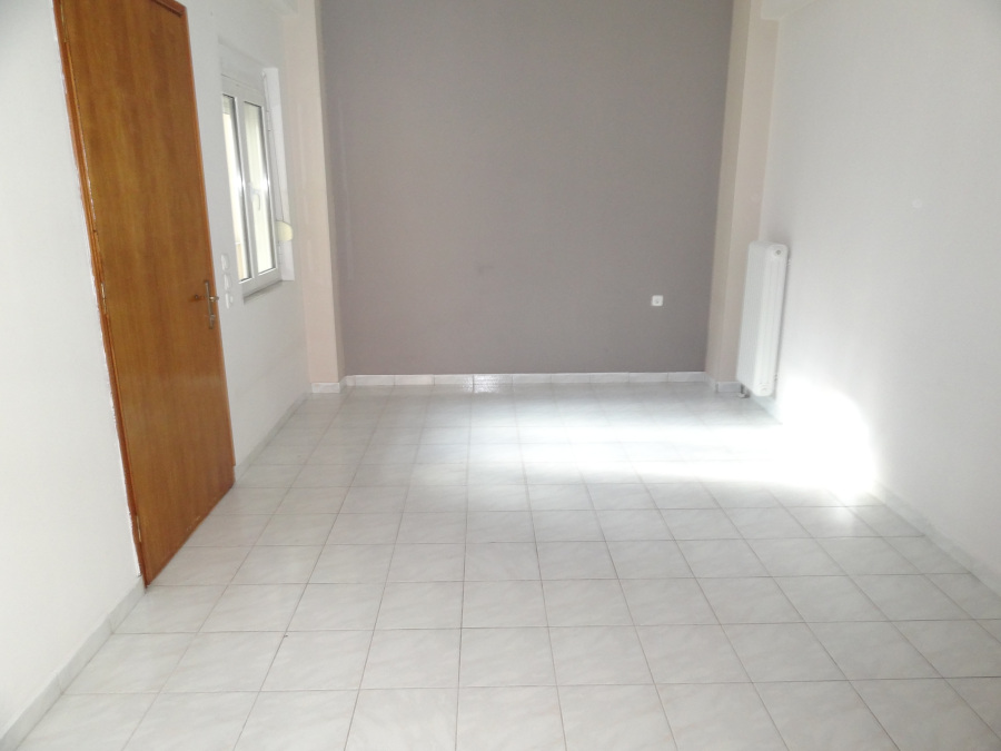 For rent a two-rooms studio of 38 sq.m. 1st floor near Hatzi square in Ampelokipi in Ioannina