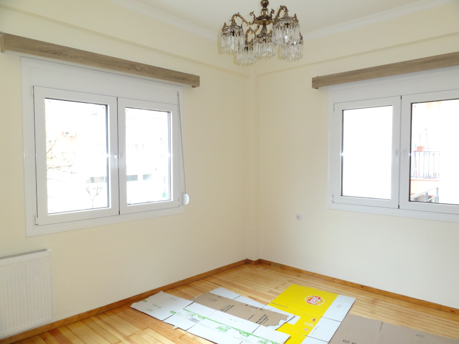 Ενοικιάζεται 3αρι ανακαινισμένο διαμέρισμα 73 τ.μ. 1ου ορόφου κοντά στο εβραϊκό νεκροταφείο στα Ιωάννινα.