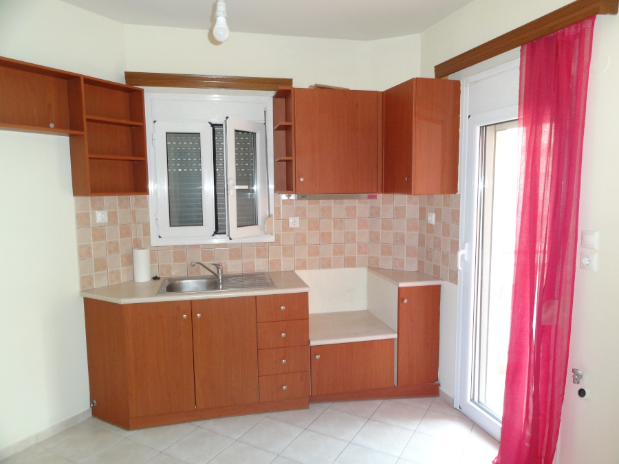 Ενοικιάζεται δίχωρη φωτεινή γκαρσονιέρα 33 τ.μ. 3ου ορόφου κοντά στο κέντρο των Ιωαννίνων