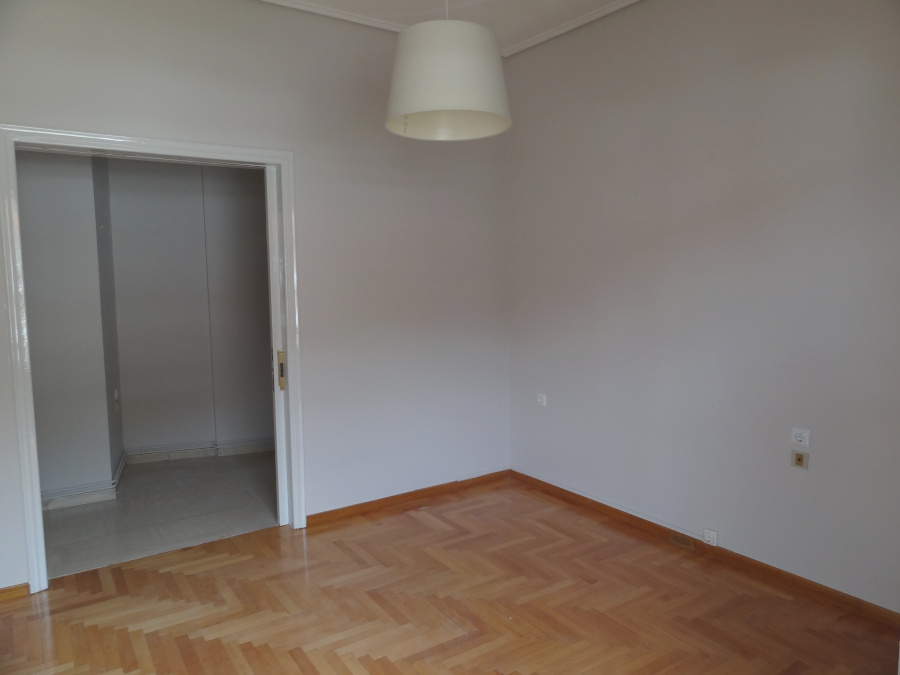 Ενοικιάζεται 2αρι διαμέρισμα 50 τ.μ. 2ου ορόφου στην οδό Σουλίου 55 στα Ιωάννινα