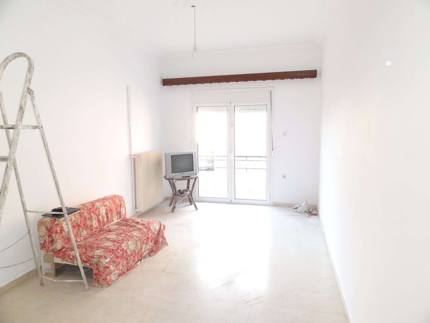 For rent 2 bedrooms bright apartment of 75 sq.m. 1st floor near the Hatzikosta hospital in Ampelokipi, Ioannina