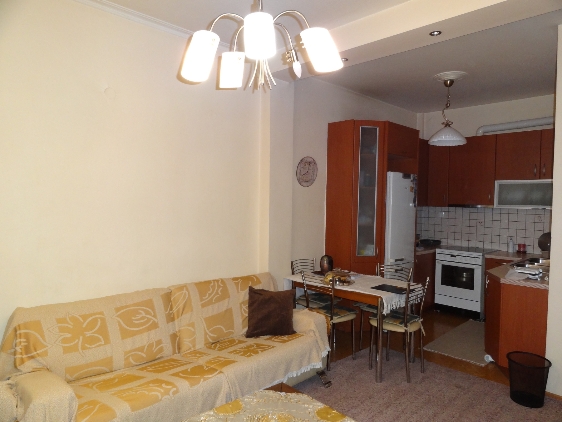 Ενοικιάζεται πλήρως επιπλωμένο 3αρι διαμέρισμα 65 τ.μ. 3ου ορόφου κοντά στην πλατεία Πάργης στα Ιωάννινα