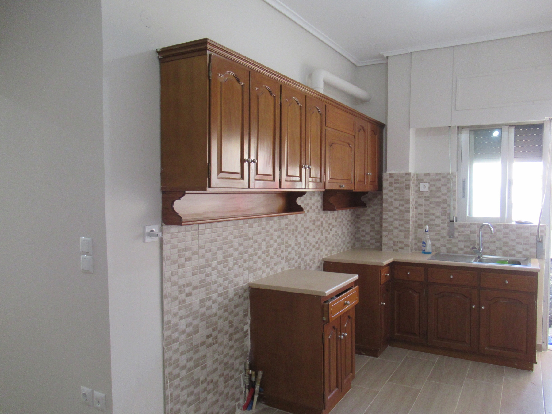 Ενοικιάζεται ανακαινισμένο διαμπερές 3αρι διαμέρισμα 60 τ.μ. 3ου ορόφου στο κέντρο των Ιωαννίνων