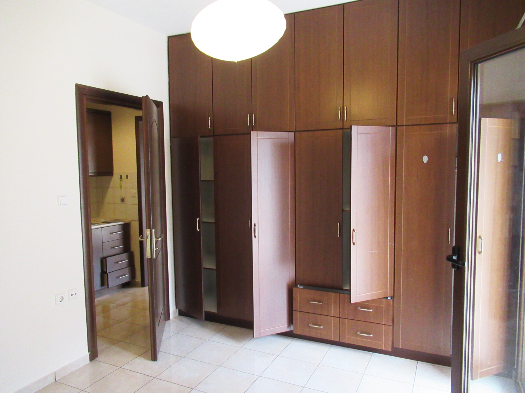 For rent two-room studio of 35 sq.m. on the 1st floor near the center of Ioannina