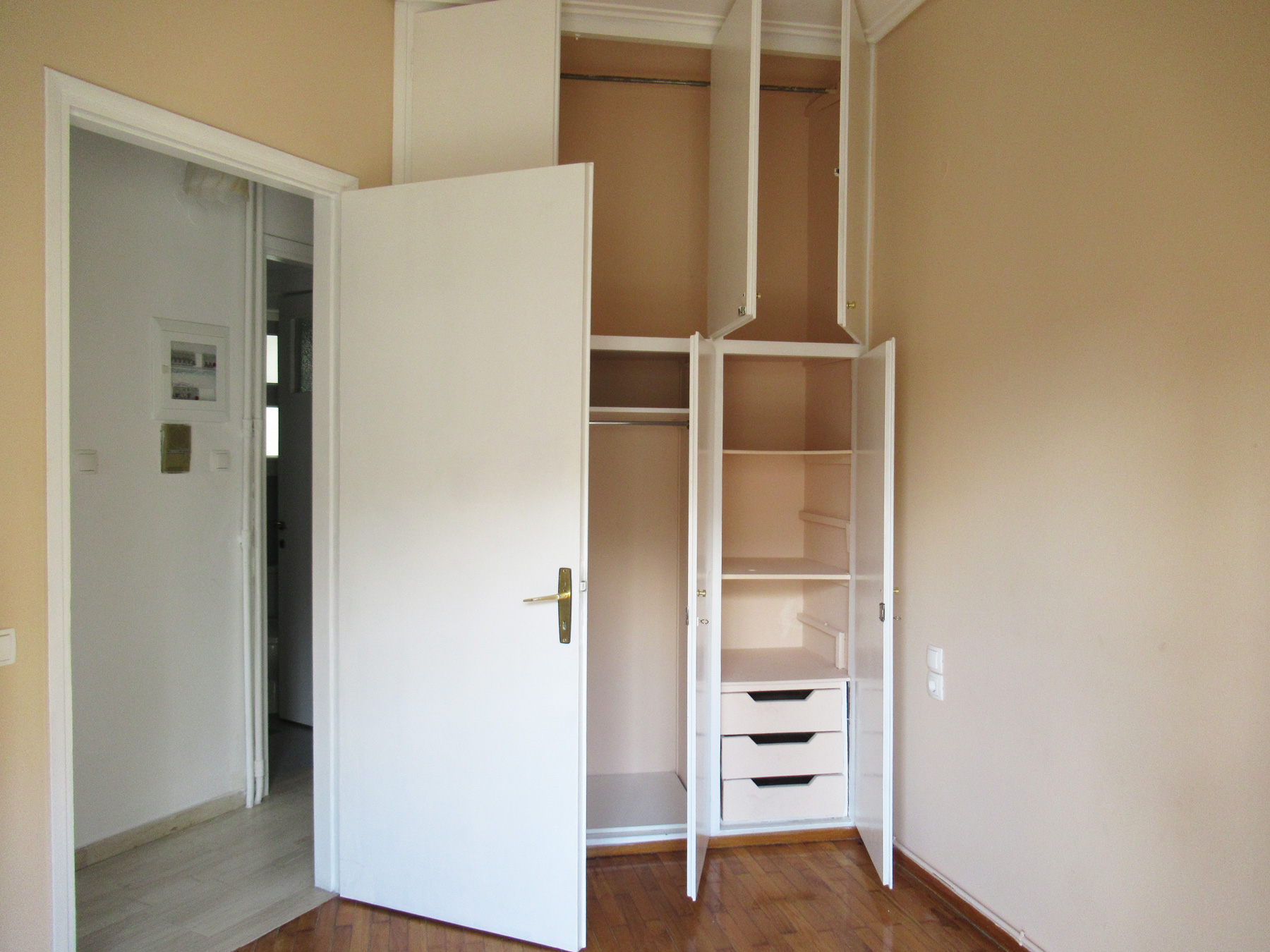 For rent fully renovated studio of 35 sq.m. on the 3rd floor in the center of Ioannina