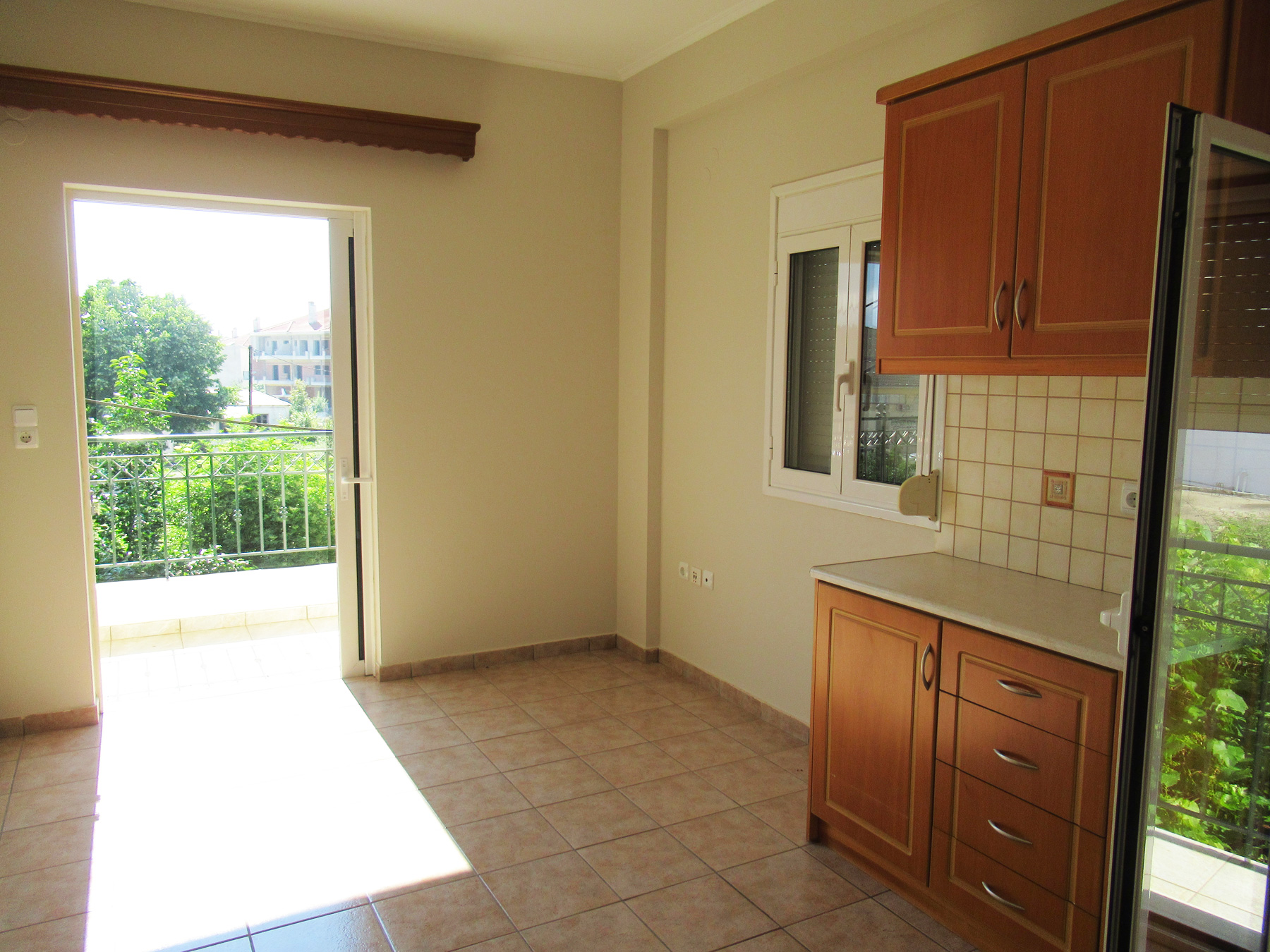 Ενοικιάζεται ηλιόλουστη δίχωρη γκαρσονιέρα 38 τ.μ. 1ου ορόφου στο κέντρο των Ιωαννίνων