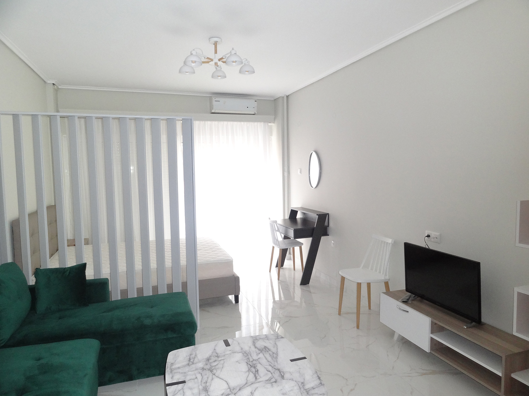 For rent renovated and fully furnished studio of 40 sq.m. 2nd floor in the center of Ioannina near the building of the Region.