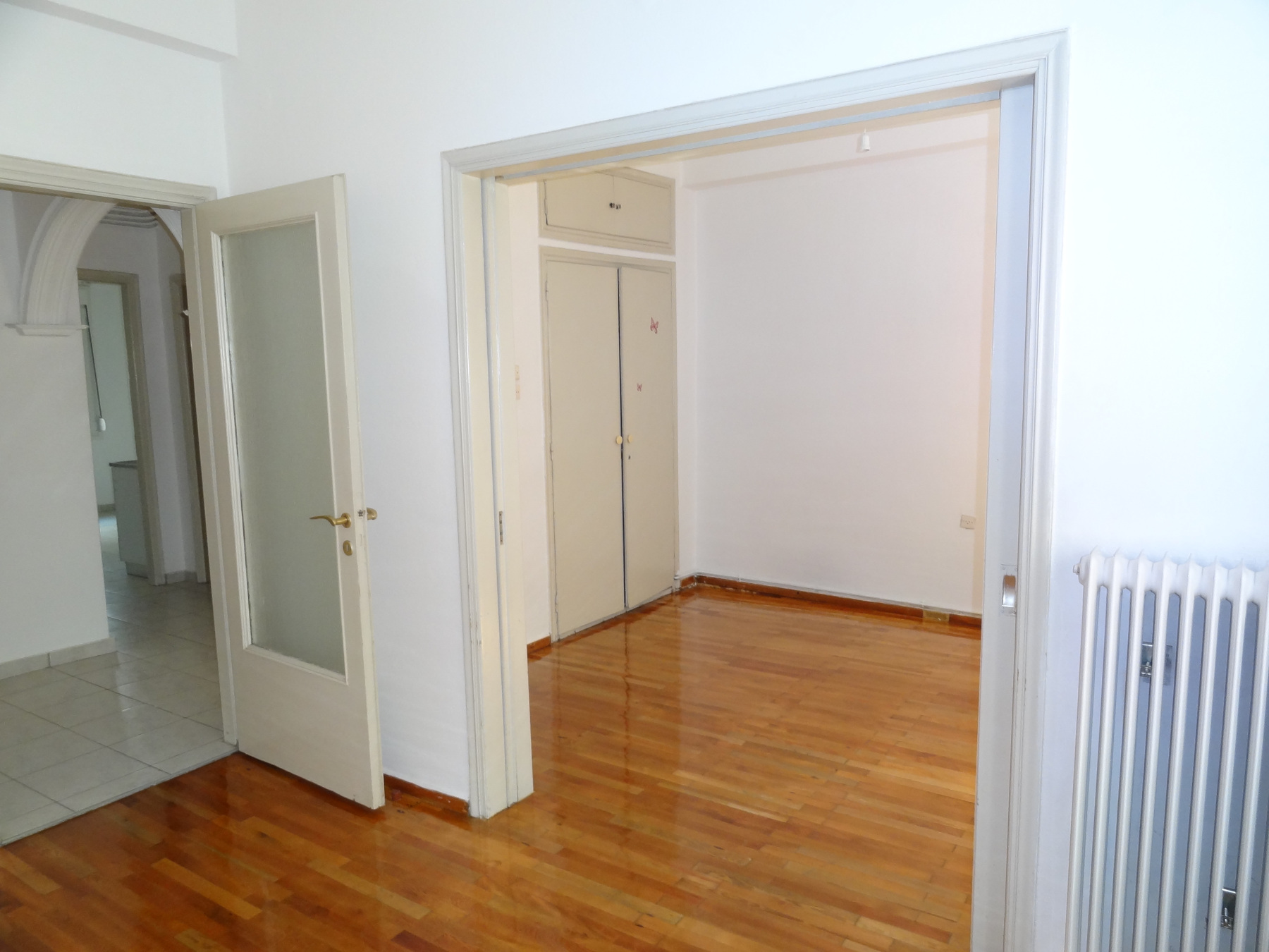 For rent 2 bedrooms apartment of 65 sq.m. elevated ground floor in Homer Square in Ioannina