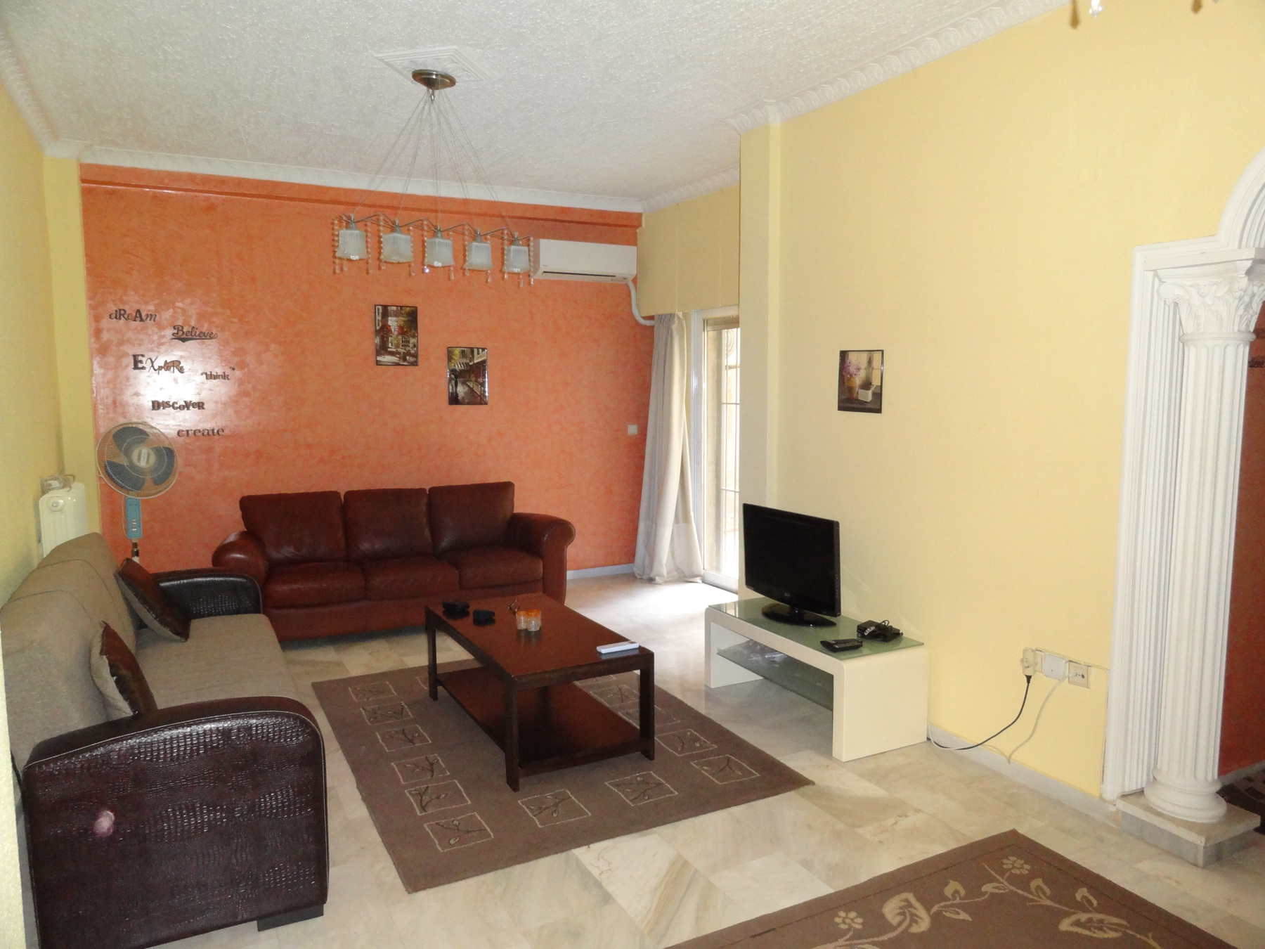 Ενοικιάζεται 3αρι πλήρως επιπλωμένο διαμέρισμα 92 τ.μ. 1ου ορόφου στο κέντρο της πόλης των Ιωαννίνων.