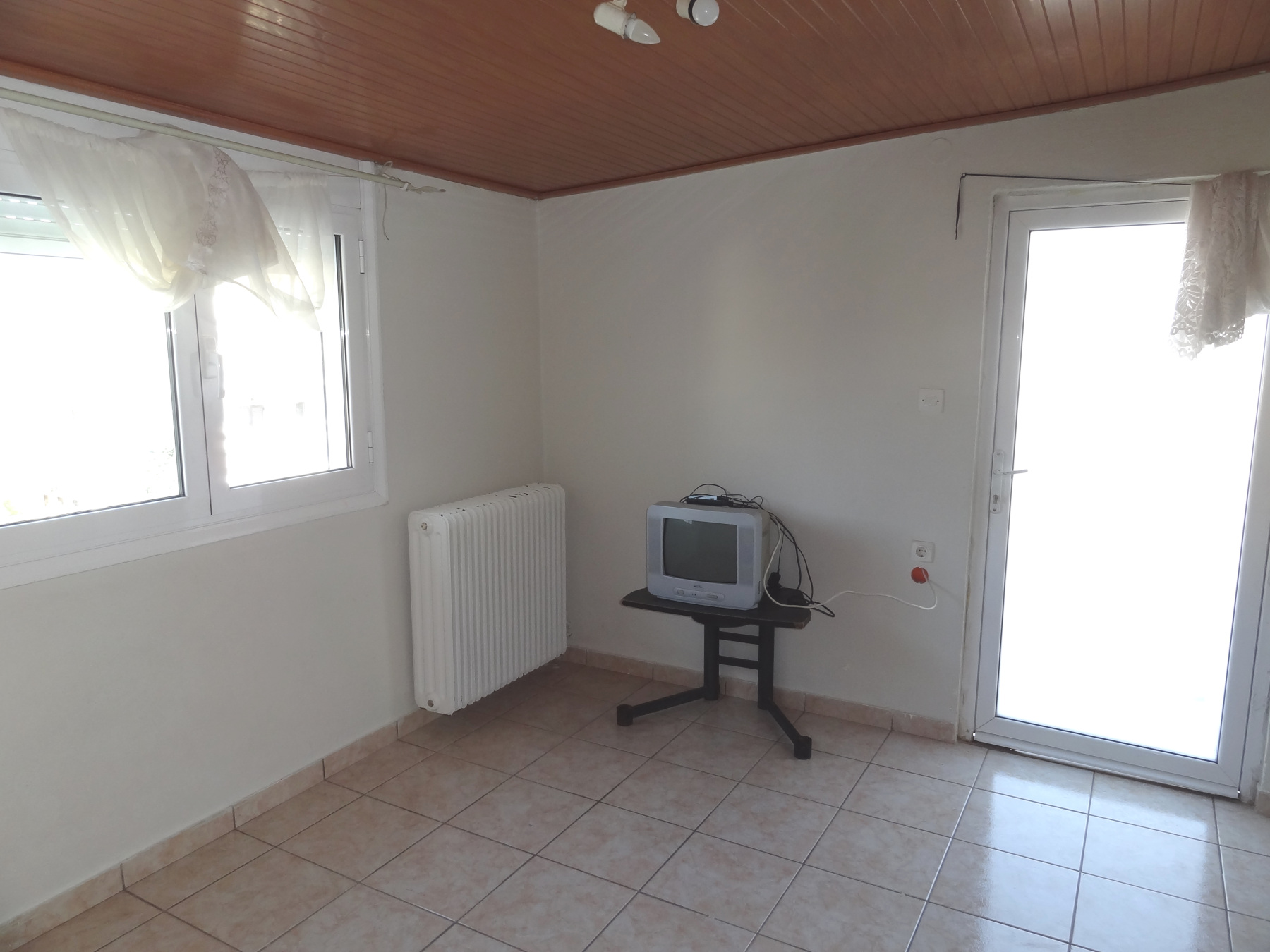 Ενοικιάζεται 2αρι διαμέρισμα 45 τ.μ. 2ου ορόφου στους Αμπελόκηπους στα Ιωάννινα κοντά στο νοσοκομείο Χατζηκώστα