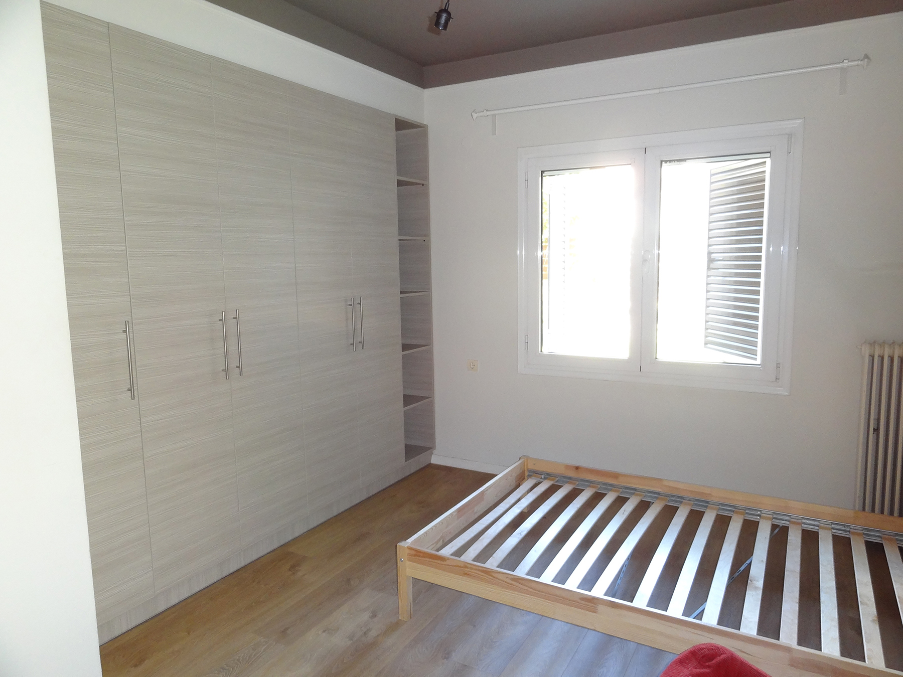 Ενοικιάζεται ανακαινισμένο και μερικώς επιπλωμένο 2αρι διαμέρισμα 41 τ.μ. ισογείου πλησίον της Ζωσιμαίας σχολής στα Ιωάννινα