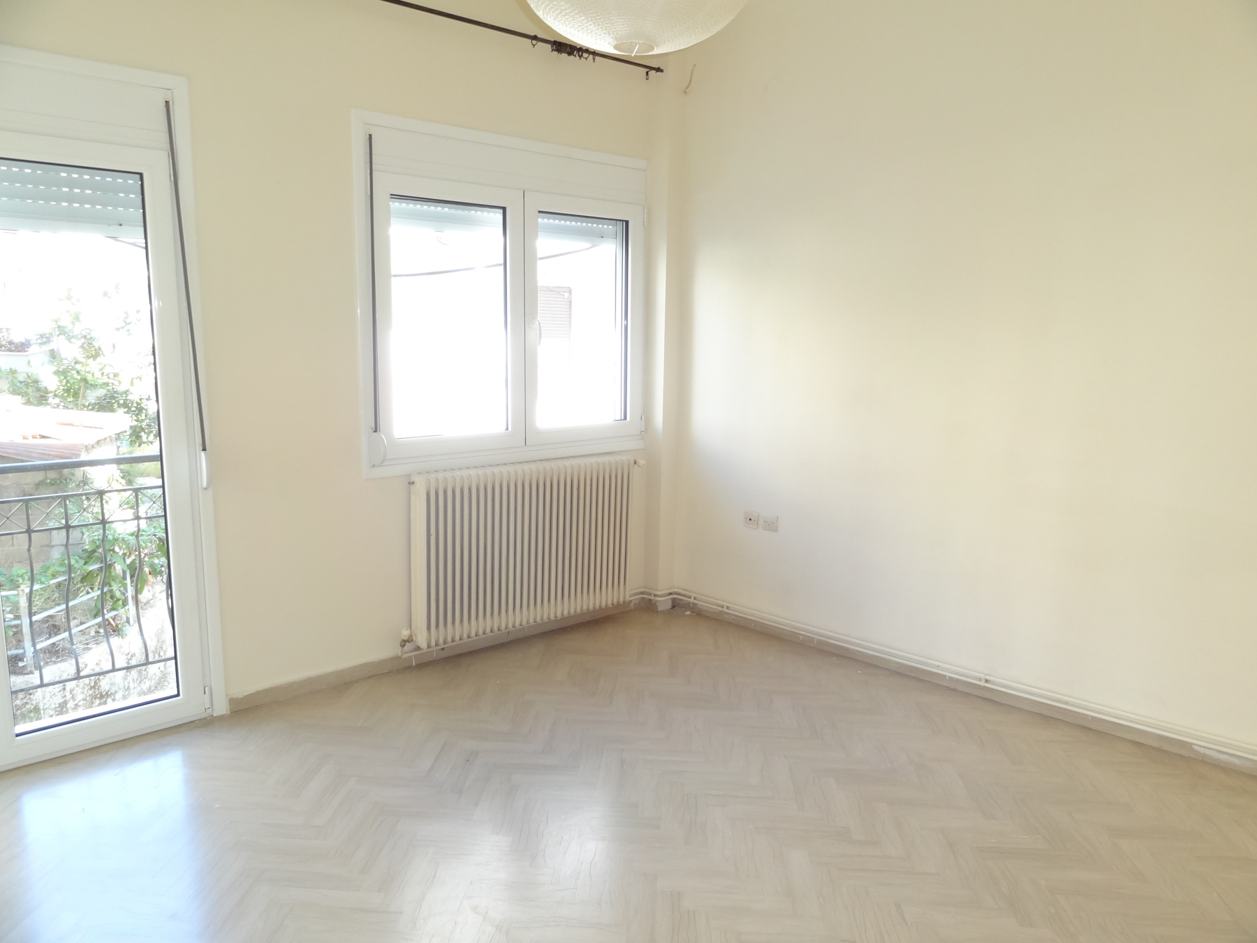 Ενοικιάζεται μερικώς ανακαινισμένο 3αρι διαμέρισμα 85 τ.μ. 1ου ορόφου στην περιοχή Λακκώματα στα Ιωάννινα