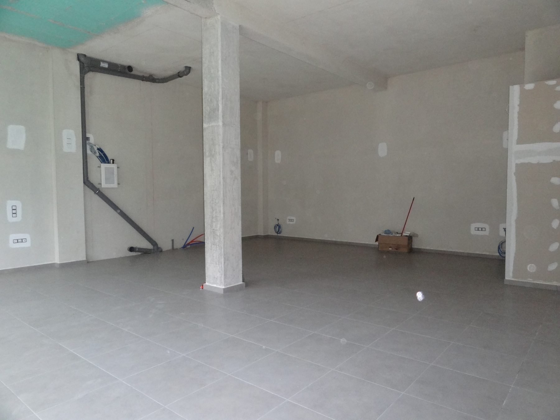 For rent ground floor commercial space of 105 sq.m. construction of 2021 in Ampelokipi in Ioannina