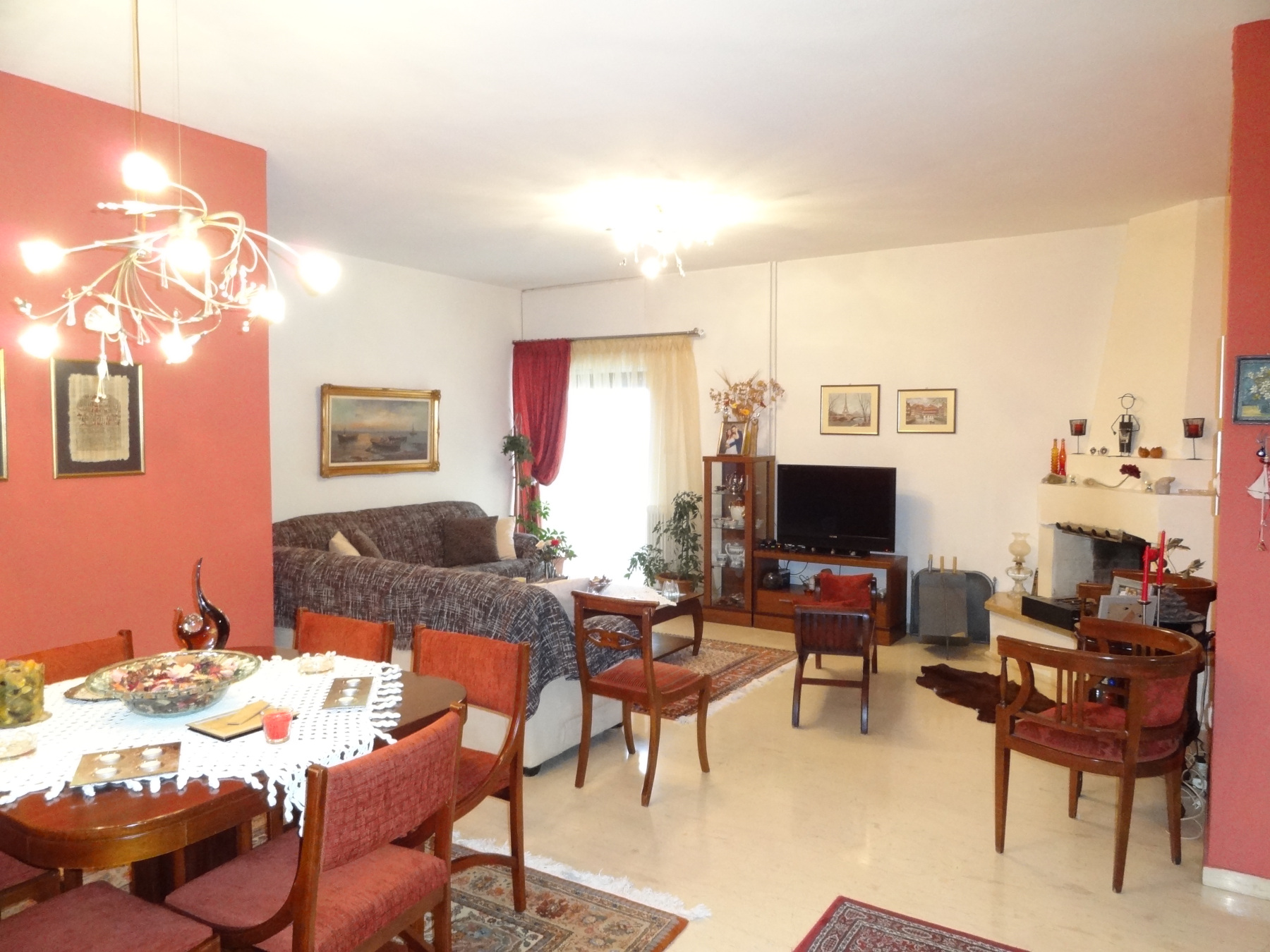 For sale an apartment of 167 sq.m. with 3 bedrooms on the 1st floor in the area of Platanos in Ioannina