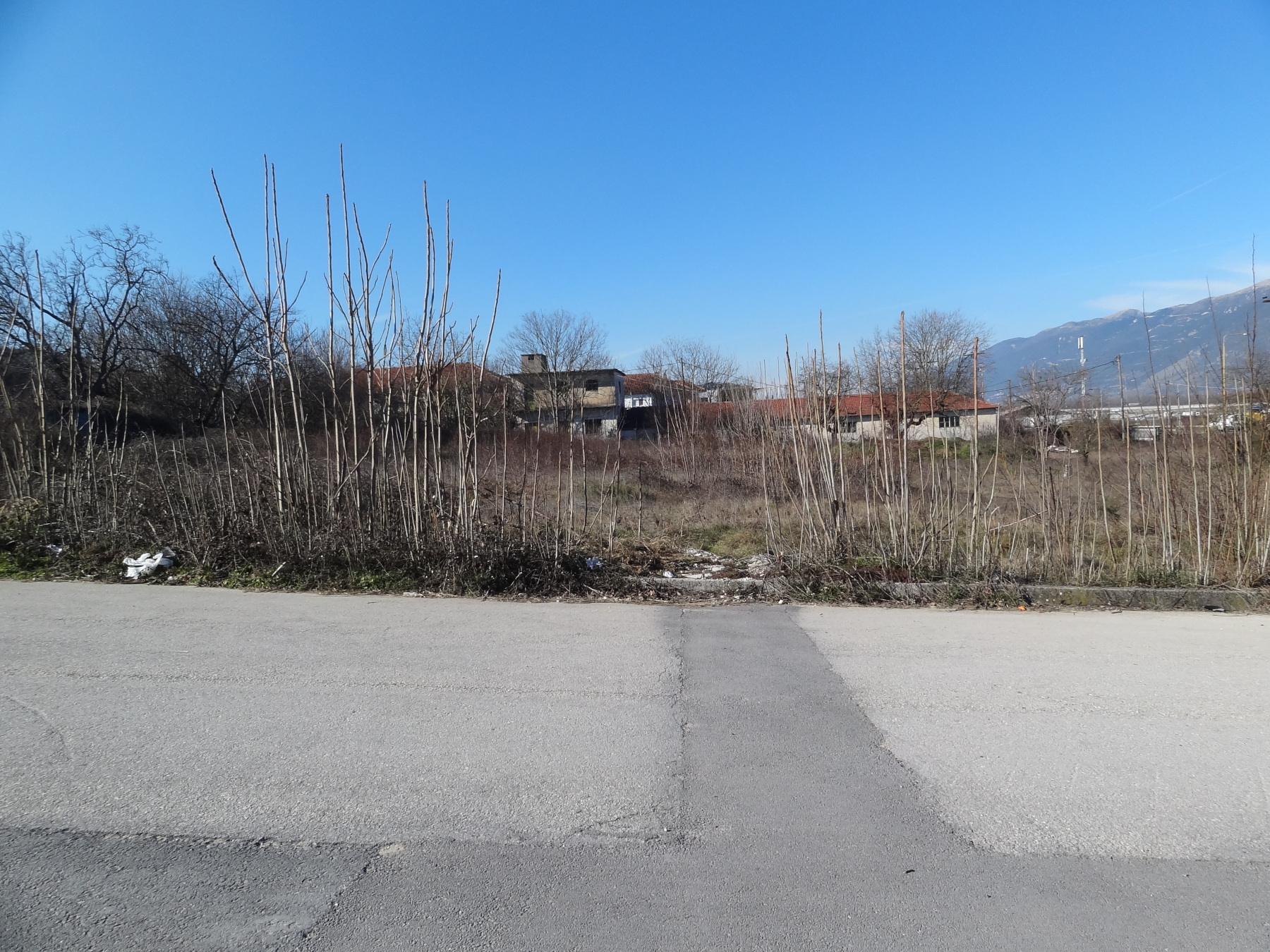 For sale a plot of 315 sq.m. and with S.D. 0.6 in Nea Zoi in Ioannina near the airport