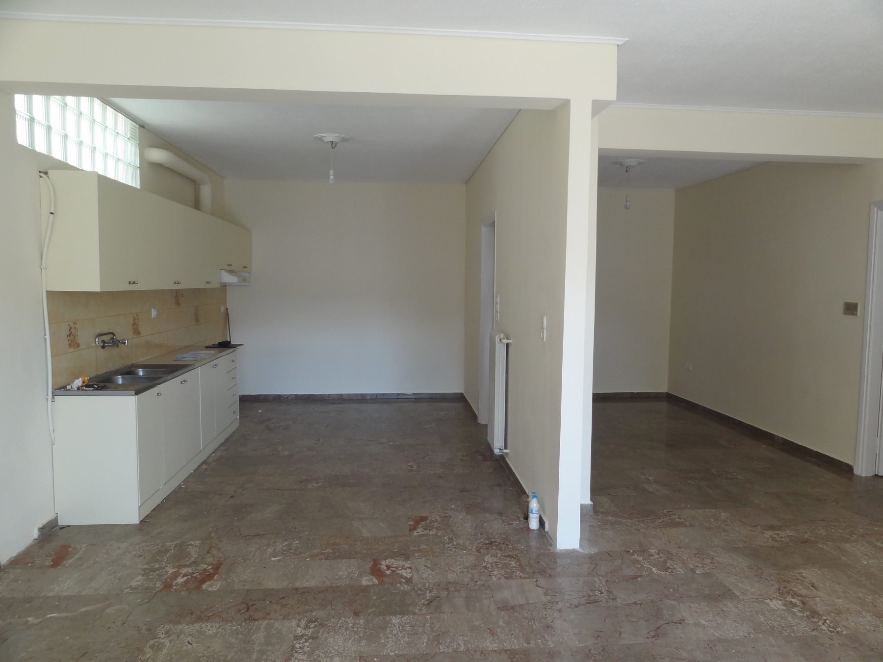 Ενοικιάζεται επαγγελματικός χώρος 100 τ.μ. 3ου ορόφου στο κέντρο των Ιωαννίνων πλησίον του Άλσους