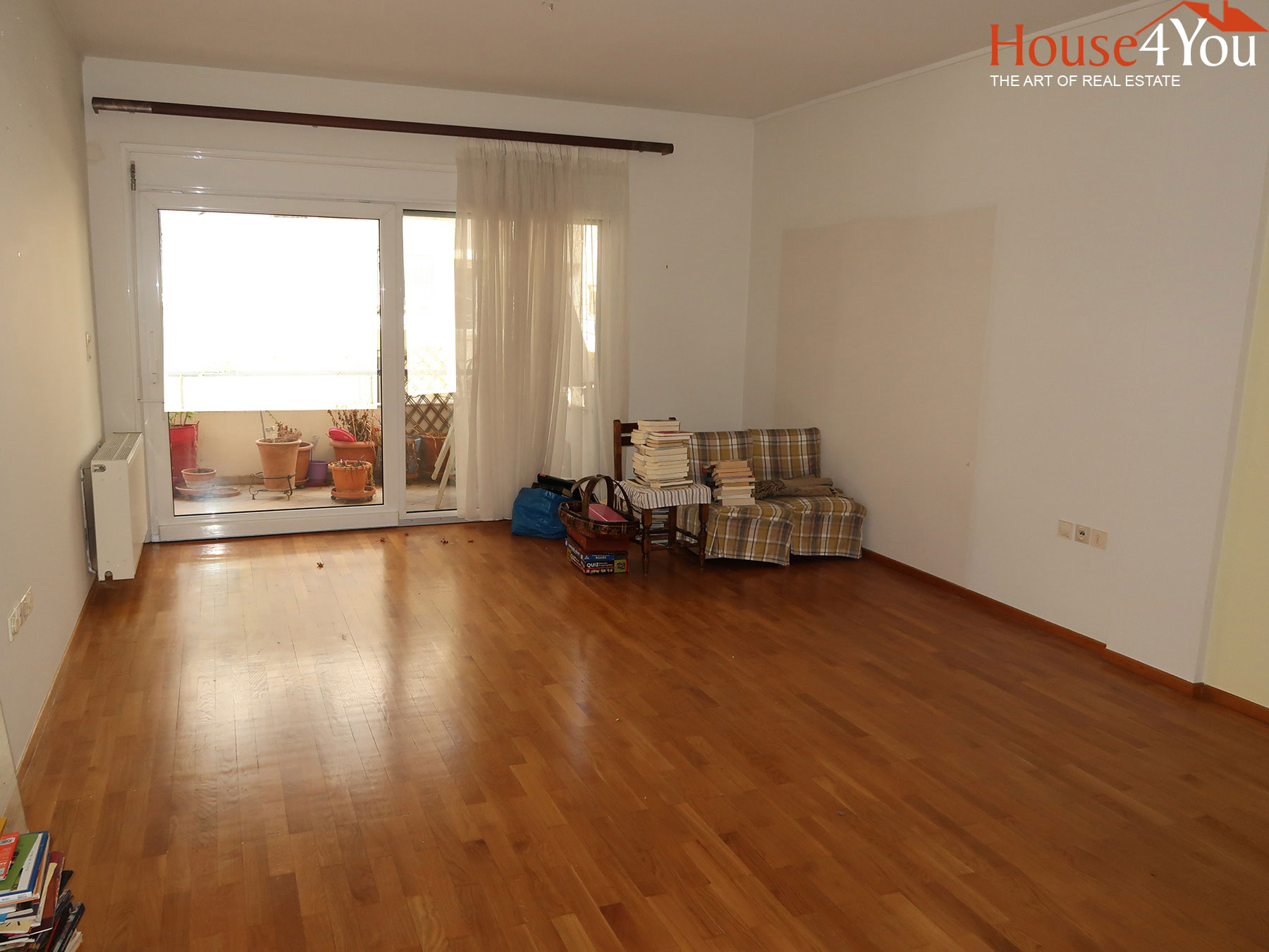 Renovated 1st floor 2 bedrooms apartment of 104 sq.m. for sale on Aiakidon Street in Ioannina