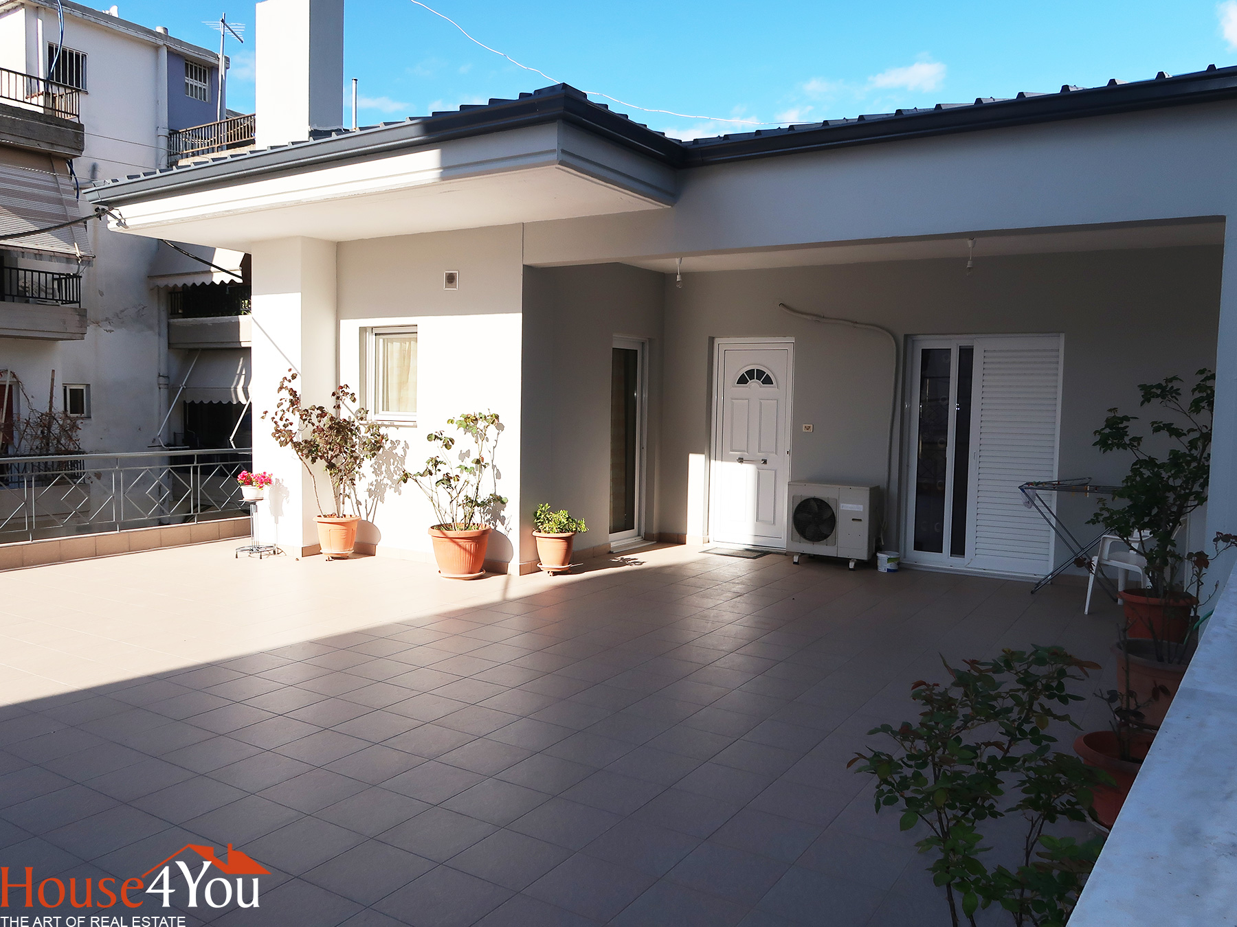 Πωλείται οροφοδιαμέρισμα 4αρι 1ου ορόφου 96 τμ. στην Κα. Φεβρουαρίου στα Ιωάννίνα