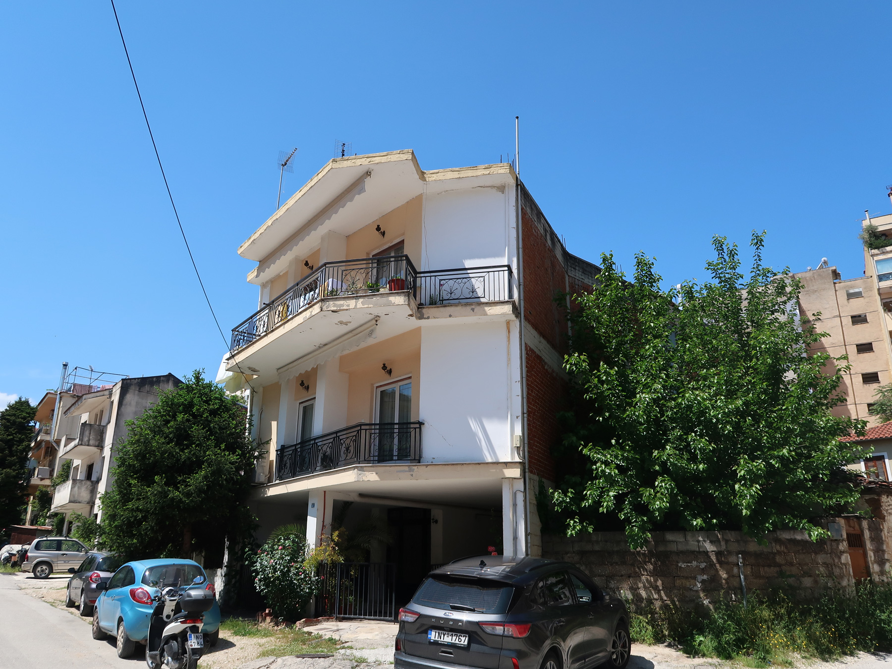 Πωλείται 3αρι οροφοδιαμέρισμα 126 τ.μ. 2ου ορόφου στην Αγίου Κοσμά στα Ιωάννινα
