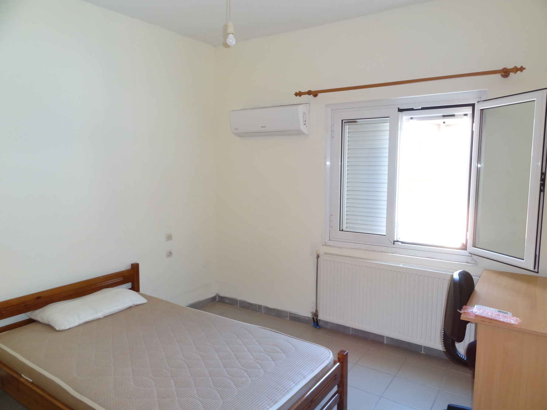 For rent two-rooms studio 35 sq.m. 2nd floor in the Zevgaria area in Ioannina