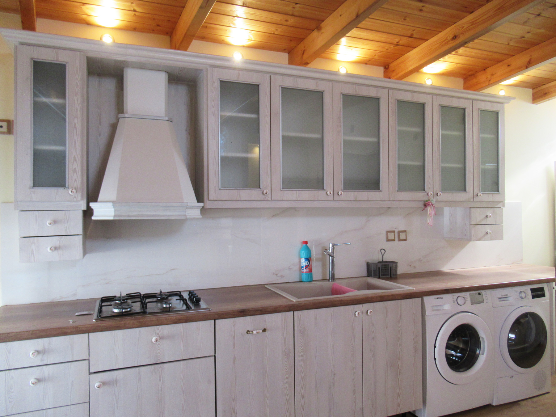 Ενοικιάζεται επιπλωμένο και εξοπλισμένο 2αρι διαμέρισμα 45 τ.μ. 3ου ορόφου πλησίον κέντρου στα Ιωάννινα. 