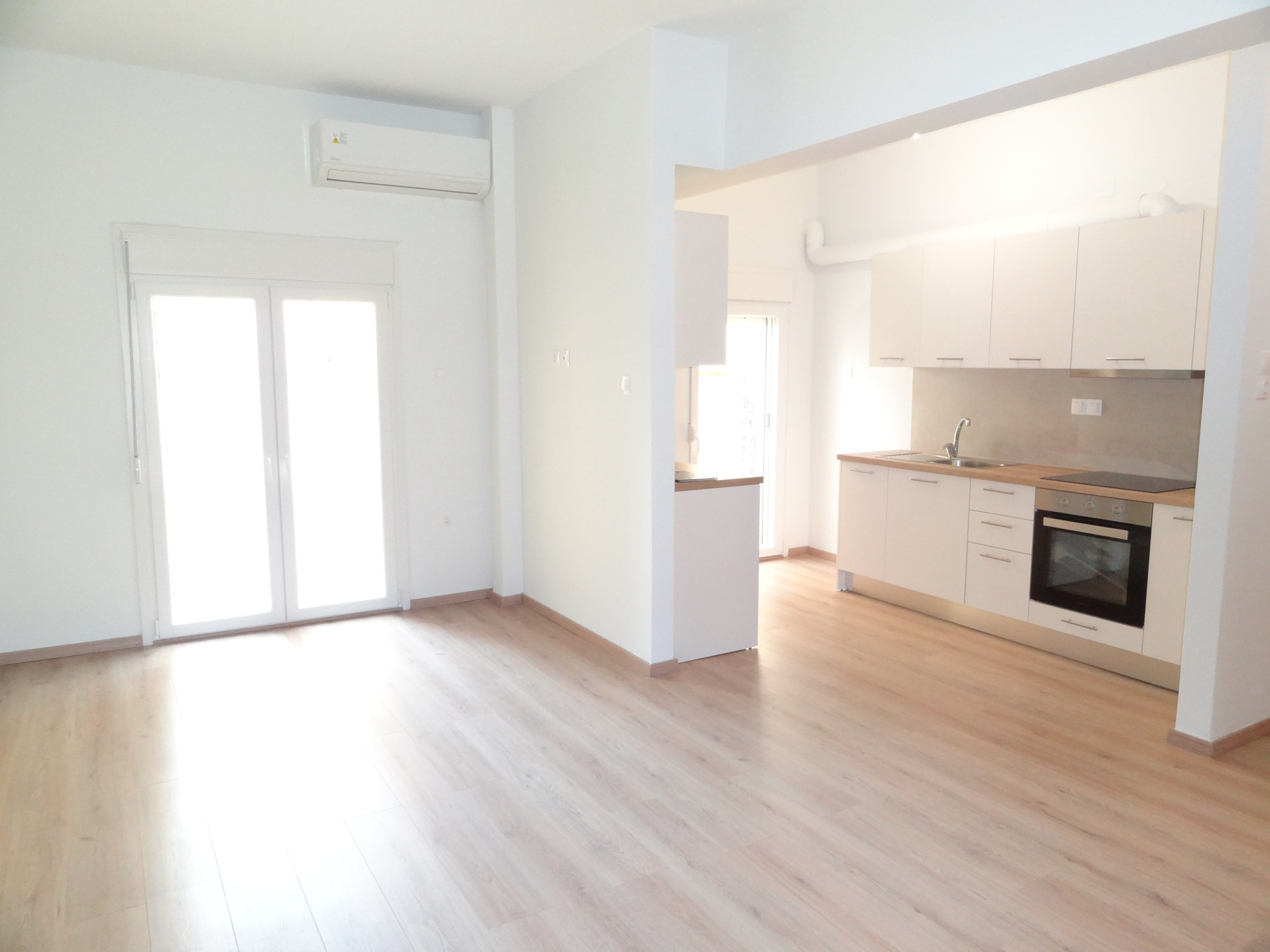 For rent, fully renovated in 2022, 1 bedroom apartment of 55 sq.m. 1st floor in the center of Ioannina near the central Library