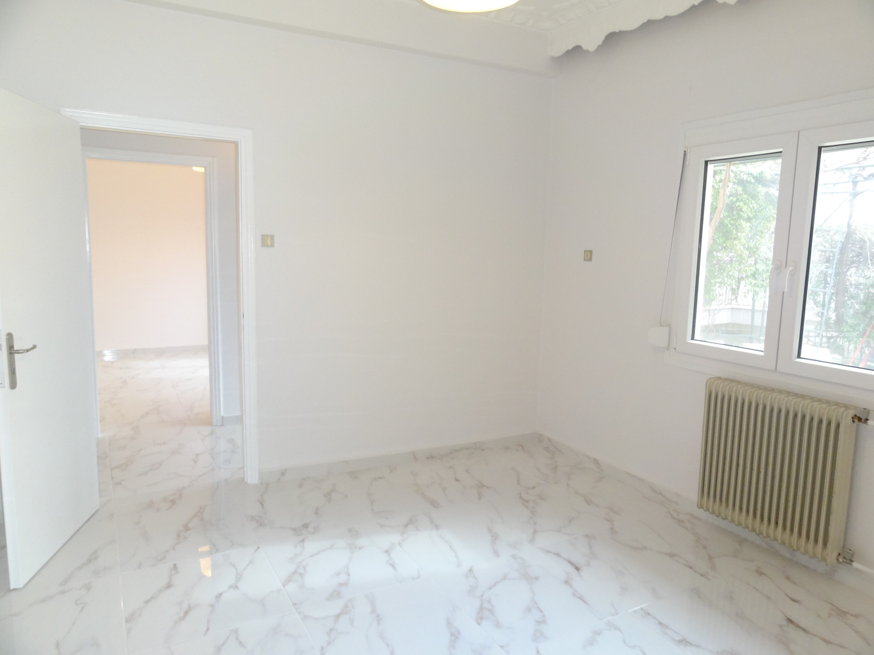 Renovated ground floor 2 bedrooms apartment for rent, 80 sq.m. in Tsiflikopoulo in Ioannina