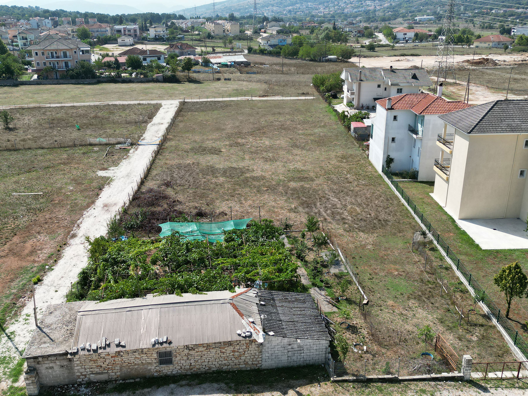 Plot of 603 sq.m. for sale. with S.D. 0.5 in Kardamitsia Ioannina