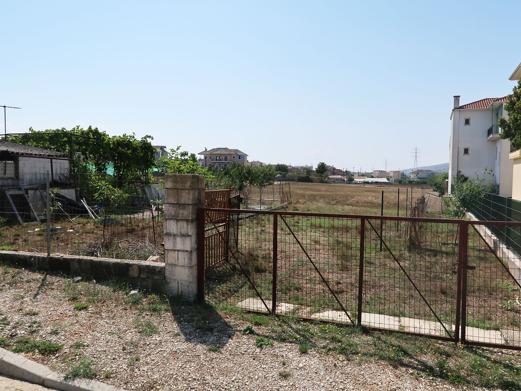 Πωλείται επίπεδο οικόπεδο 840 τ.μ. με Σ.Δ. 0.5 στα Καρδαμίτσια Ιωαννίνων