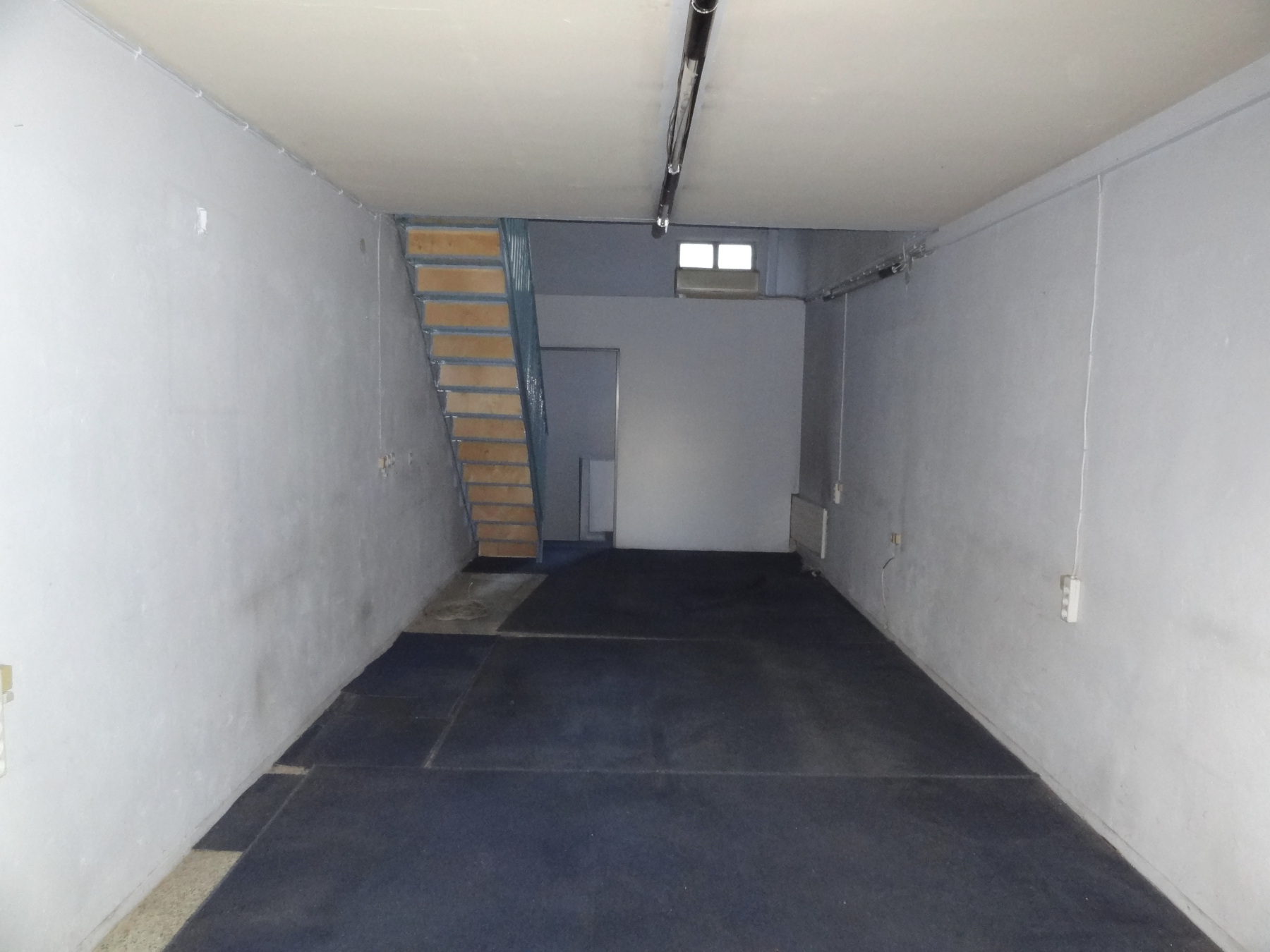 Commercial space for rent with a total area of 90 sq.m. near the stadium in Ioannina