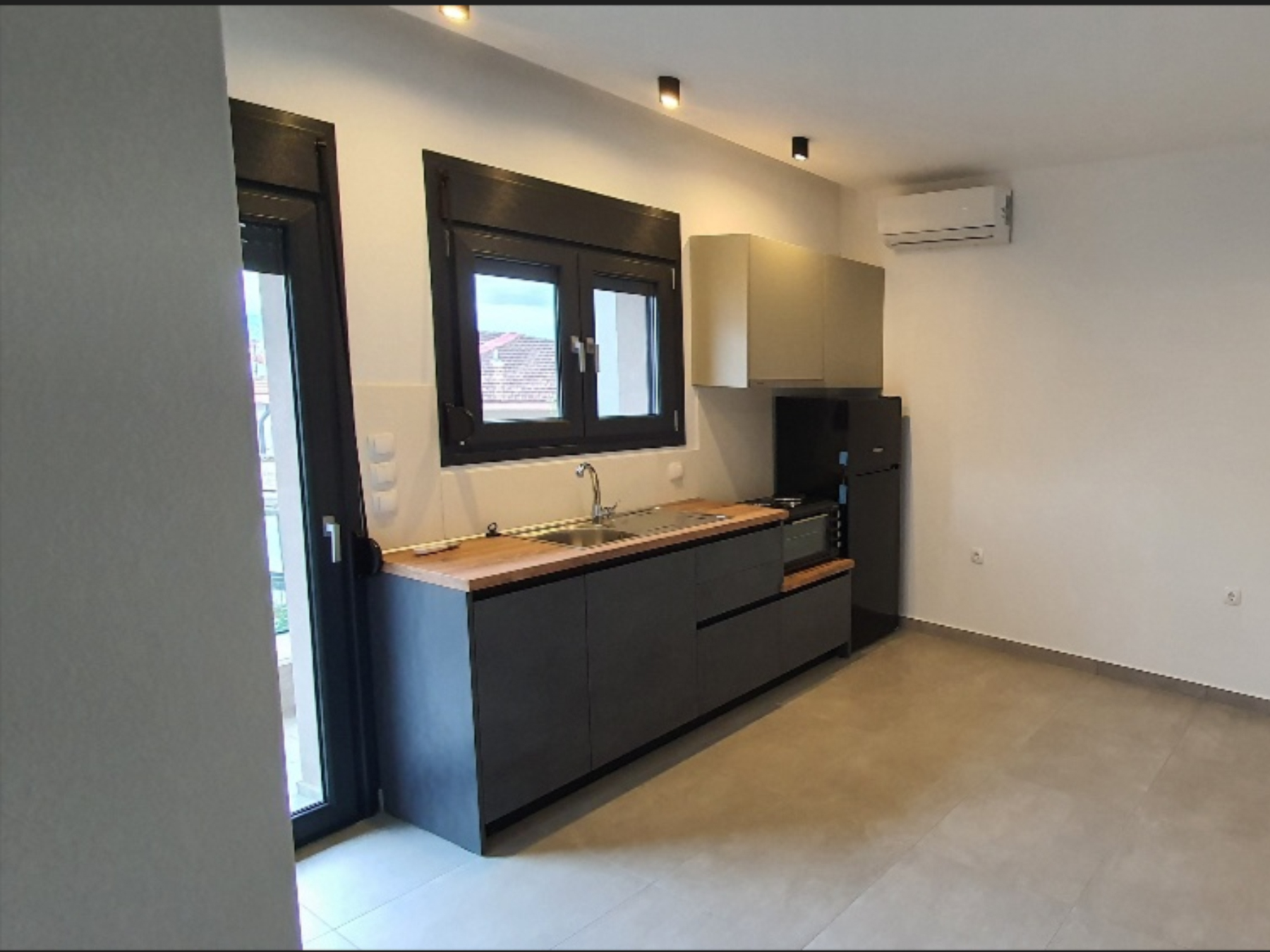Newly built ground floor studio 30 sq.m. for rent built in 2022 near Homer Square in Ioannina
