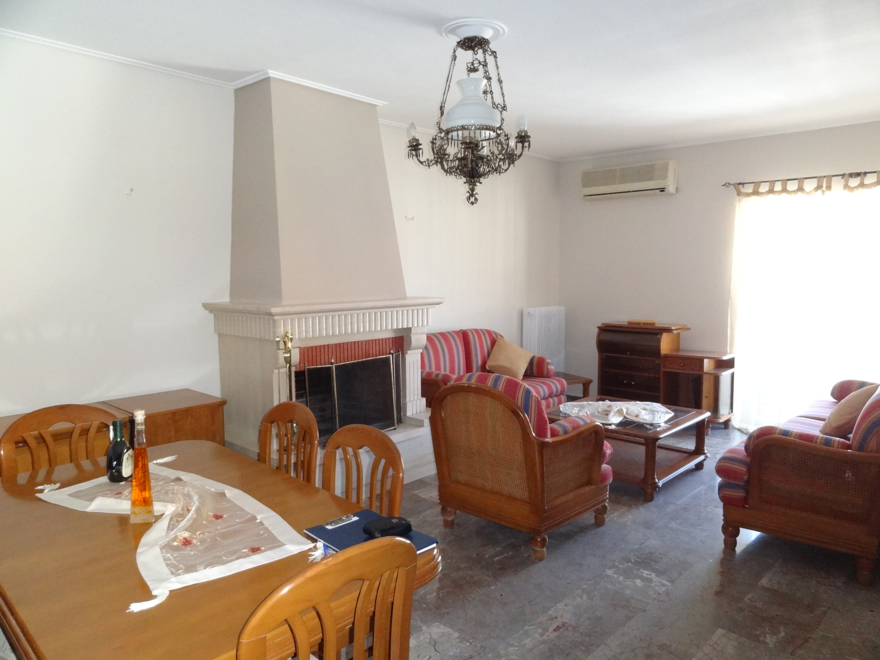 For rent, fully furnished and airy 3 bedrooms apartment of 109 sq.m. 3rd floor in the area of Karavatia in Ioannina