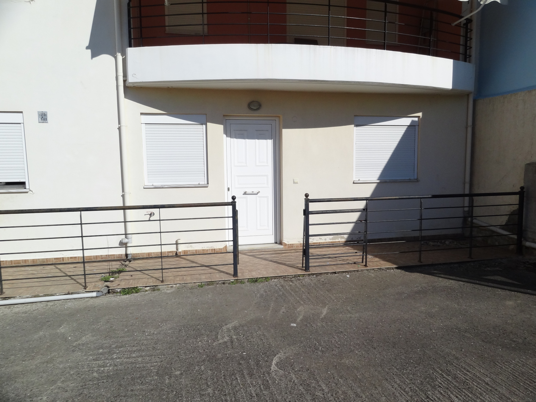 Two-rooms ground floor studio 37 sq.m. for sale in Kardamitsia, Ioannina, on 5 Voukourestiou Street