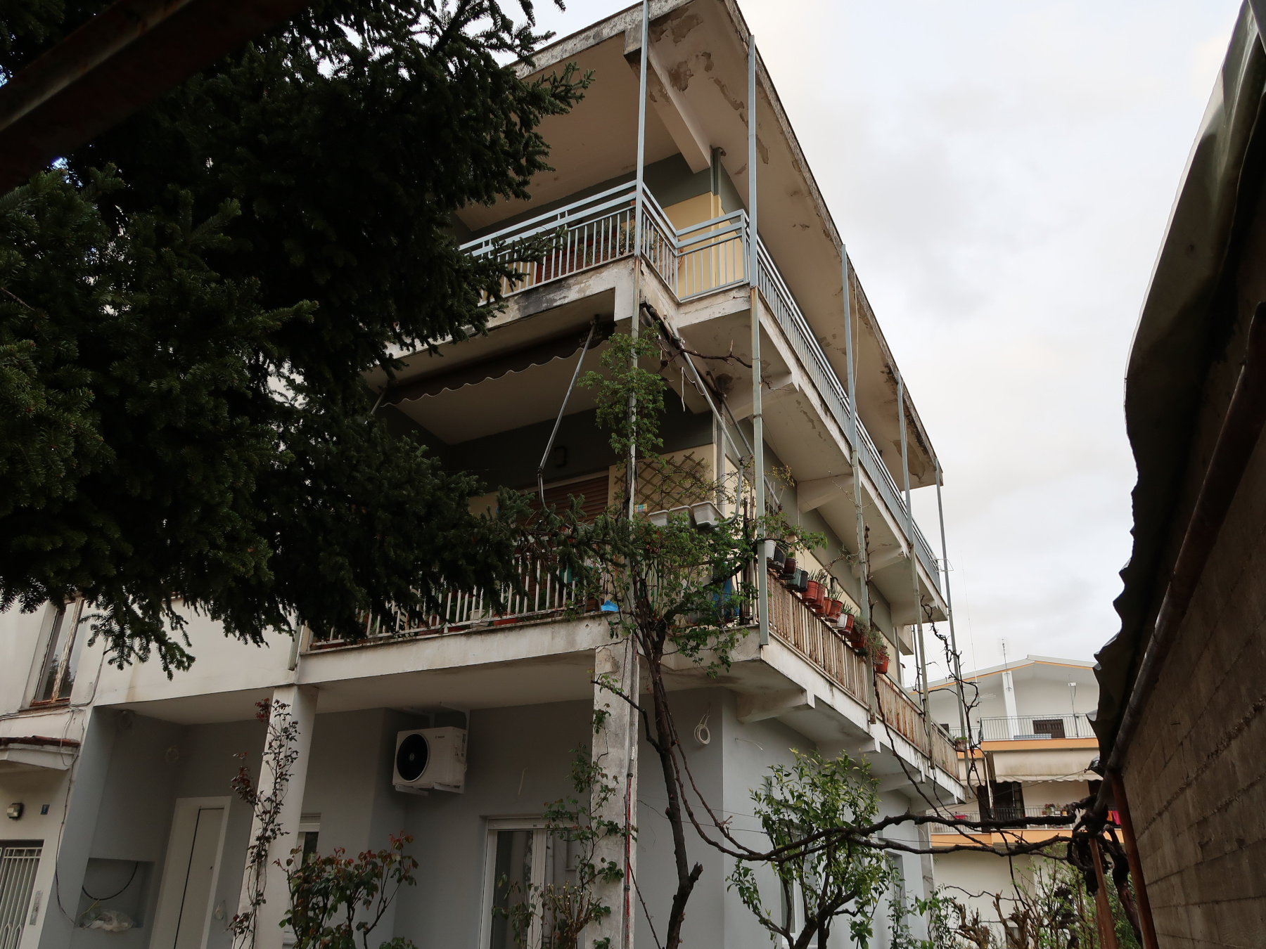 Πωλείται 4αρι οροφοδιαμέρισμα 123 τ.μ. 2ου ορόφου στην περιοχή του Γηροκομείου στα Ιωάννινα