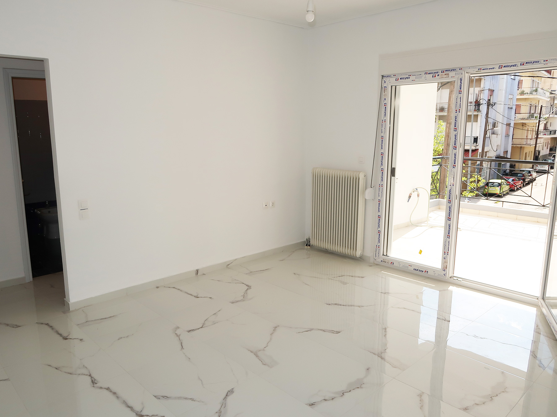 For rent 2 bedroom apartment 78 sq.m. fully renovated 1st floor apartment at Arch. Makariou 51 in Ioannina