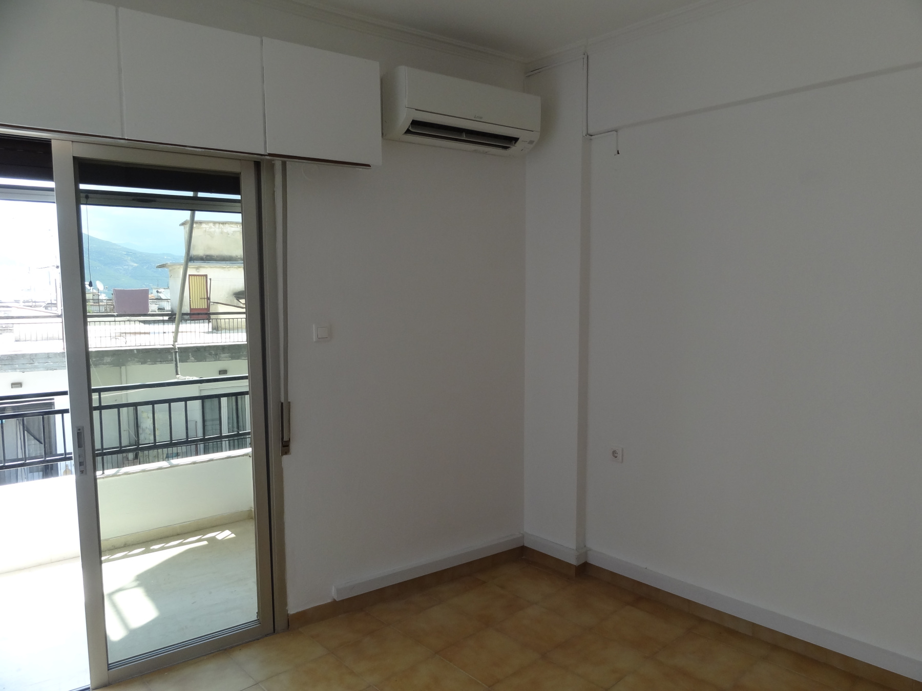 Two-rooms studio for rent, 32 sq.m. 3rd floor in the center of Ioannina near the Courthouse