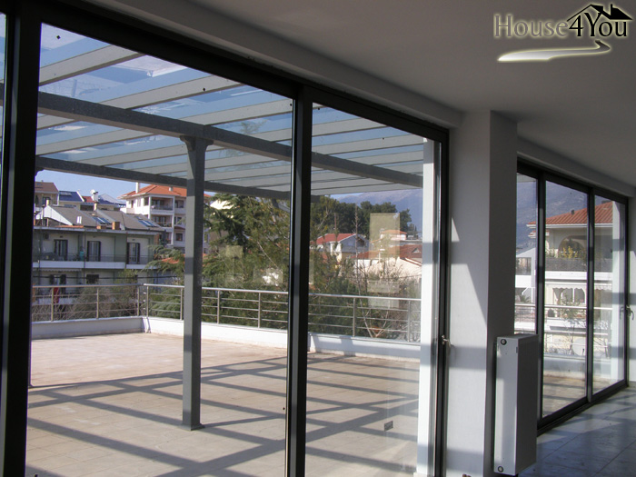 Ενοικιάζεται επαγγελματικός χώρος 650 τμ. στο κέντρο των Ιωαννίνων.